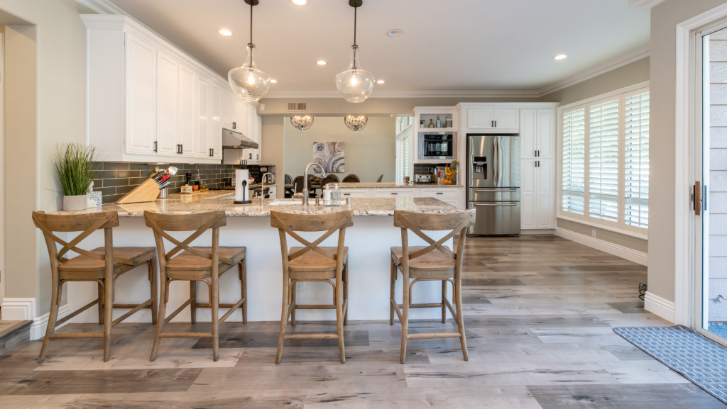 kitchen-light-wood-floors-white-cabinets